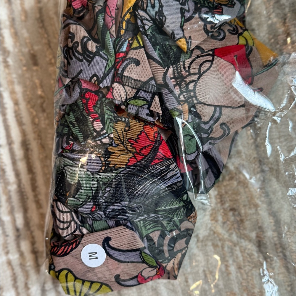 Brand New* J. Lorraine open back bodysuit Size: M - Picture 4 of 4